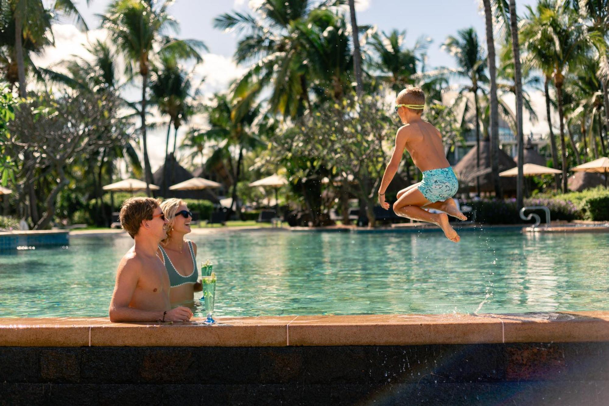 Готель La Pirogue Mauritius Flic en Flac Екстер'єр фото