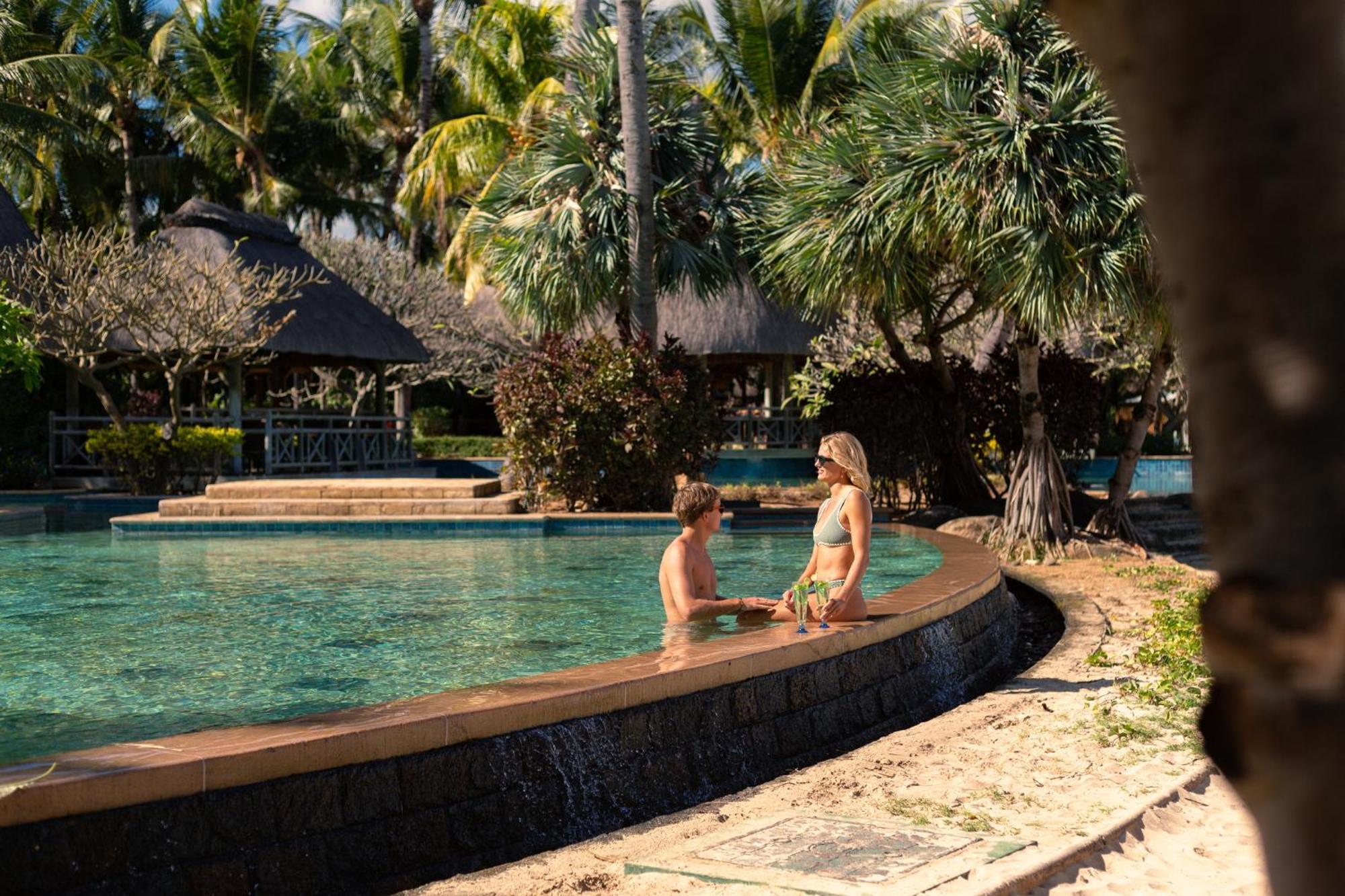 Готель La Pirogue Mauritius Flic en Flac Екстер'єр фото