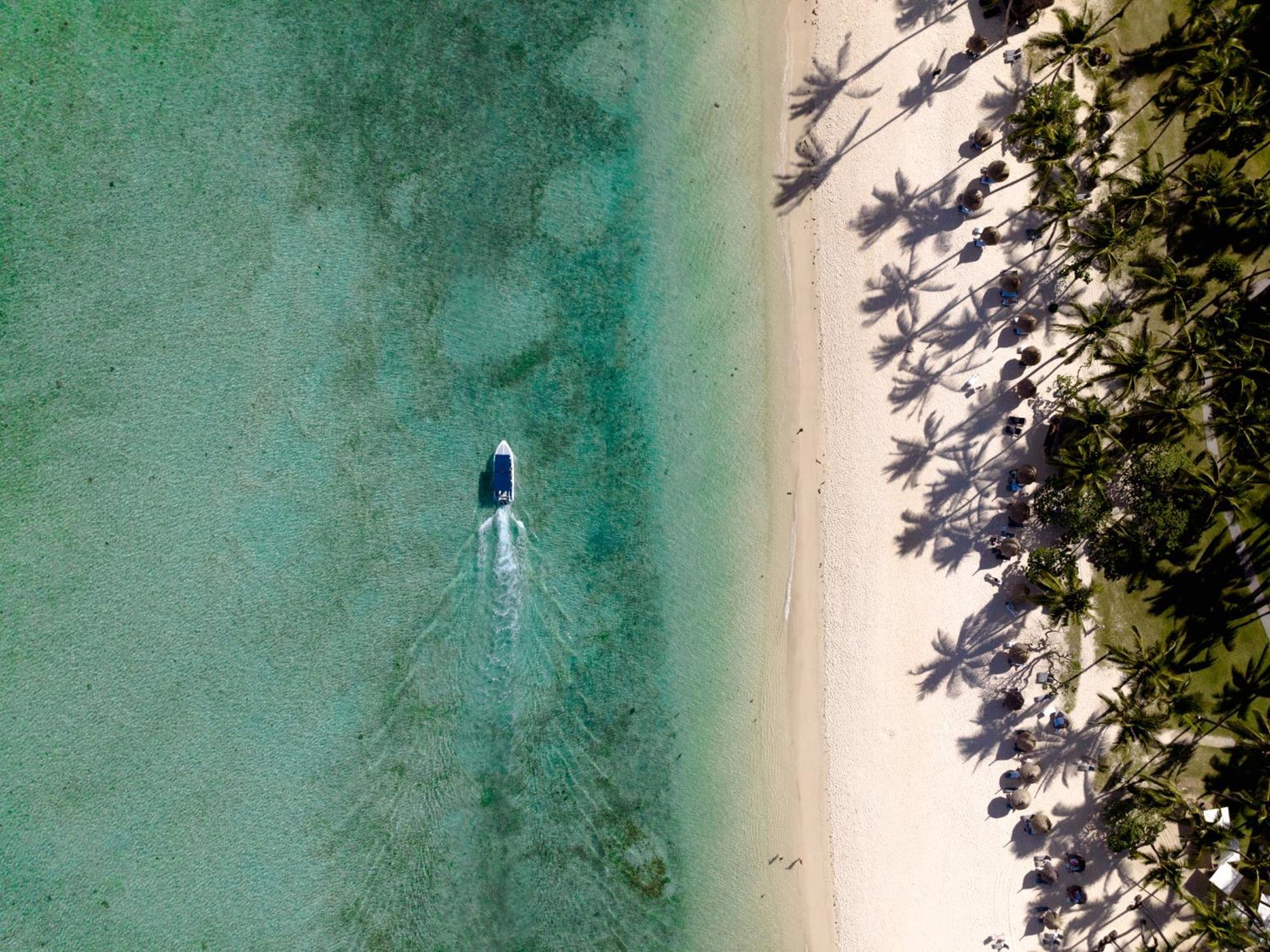 Готель La Pirogue Mauritius Flic en Flac Екстер'єр фото